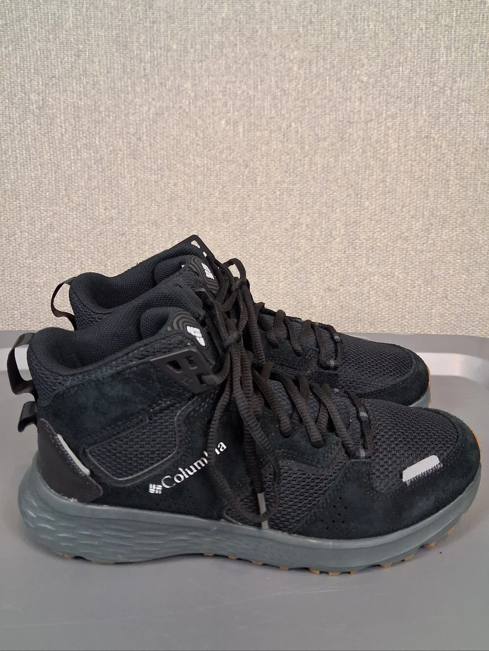 Columbia Mens Benson Mid Lightweight Trail Hiking Shoes Athletic Black Size 7